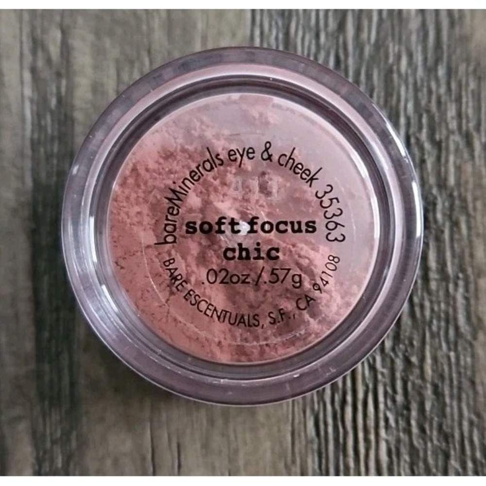 BareMinerals i.d. ID Eyeshadow Eye Color SOFT FOCUS CHIC .57g 0.02oz Loose NEW